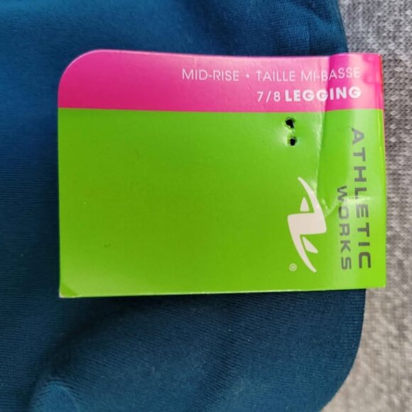 Dri-more Technology Leggings. - Picture 4 of 5